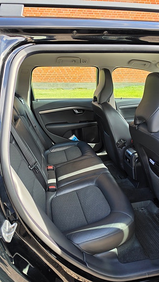 Volvo V70 7 of 14