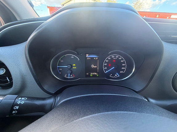 Toyota Yaris 7 of 9