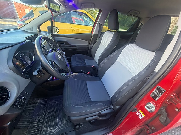 Toyota Yaris 9 of 9