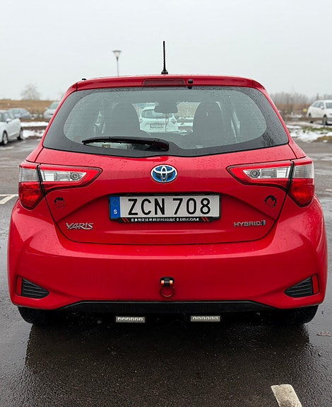 Toyota Yaris 4 of 9