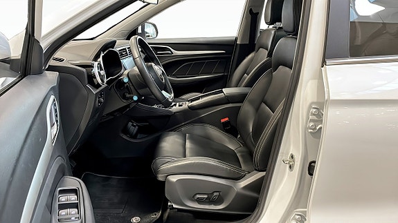 MG ZS 11 of 24