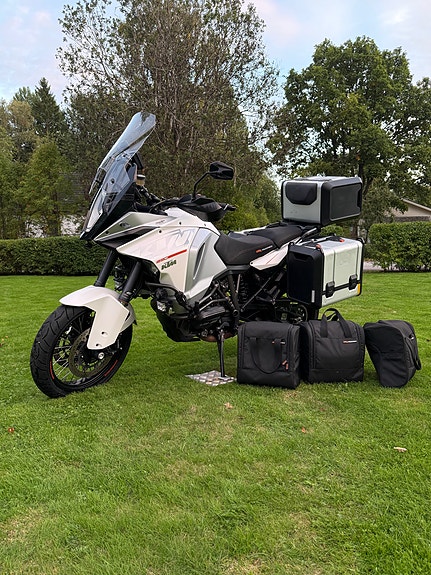 KTM 1290 Super Adventure 5 of 6