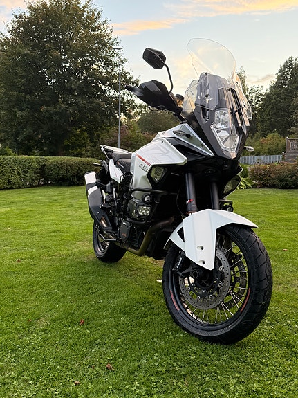 KTM 1290 Super Adventure 2 of 6