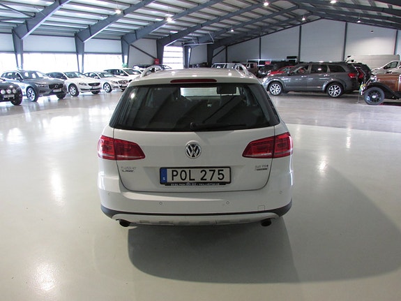 Volkswagen Passat Alltrack 6 of 17