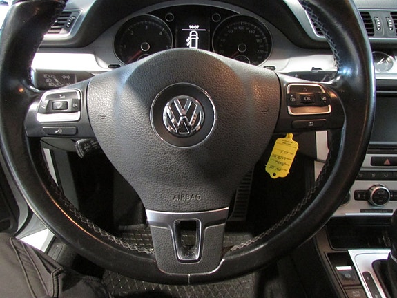Volkswagen Passat Alltrack 13 of 17