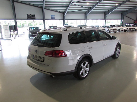 Volkswagen Passat Alltrack 5 of 17