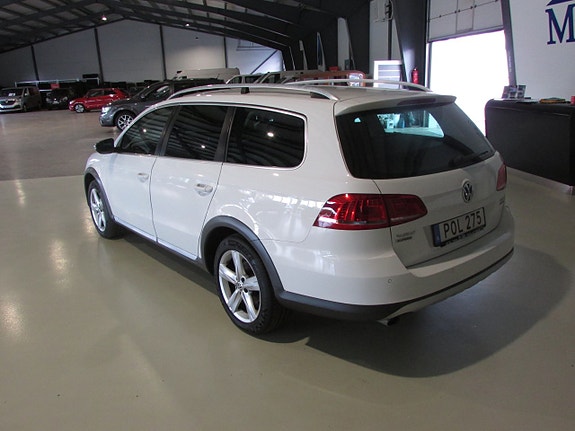 Volkswagen Passat Alltrack 7 of 17