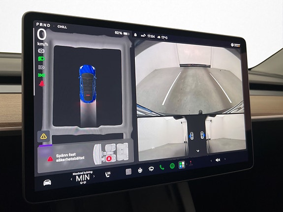 Tesla Model Y 22 of 30