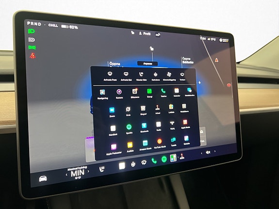 Tesla Model Y 24 of 30