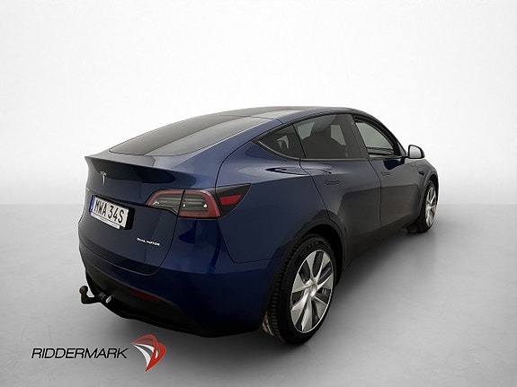 Tesla Model Y 8 of 30