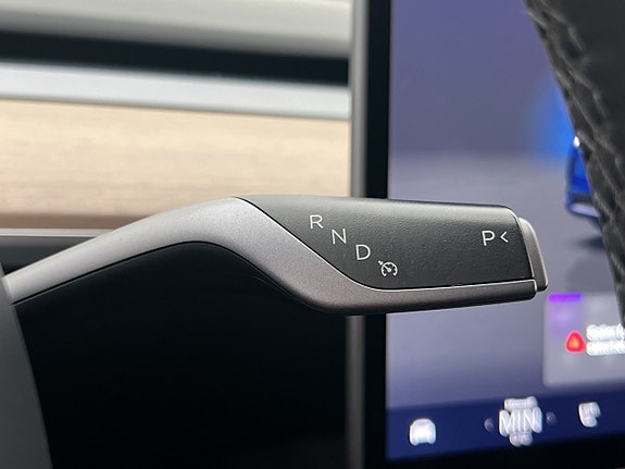 Tesla Model Y 20 of 30