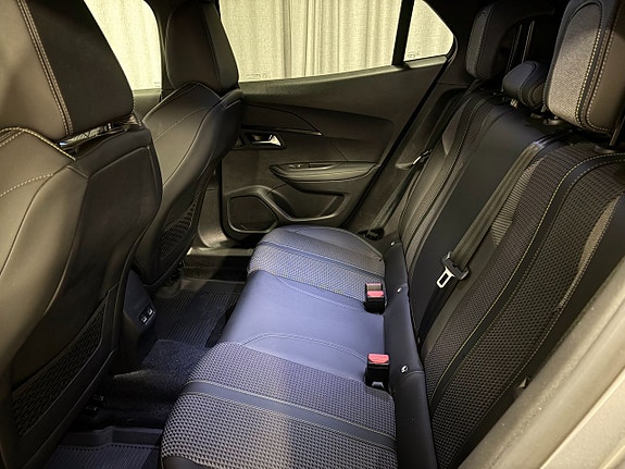 Peugeot 2008 6 of 17