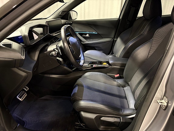 Peugeot 2008 7 of 17