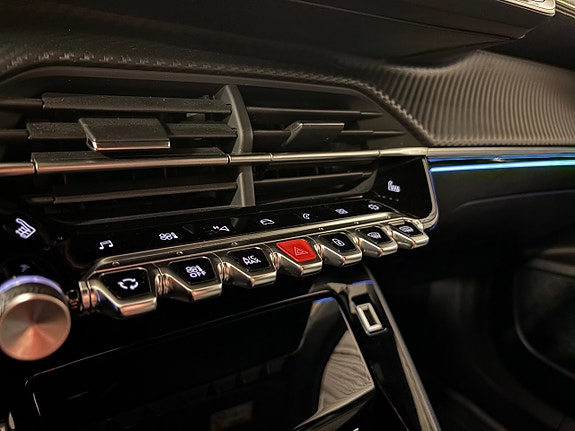 Peugeot 2008 11 of 17