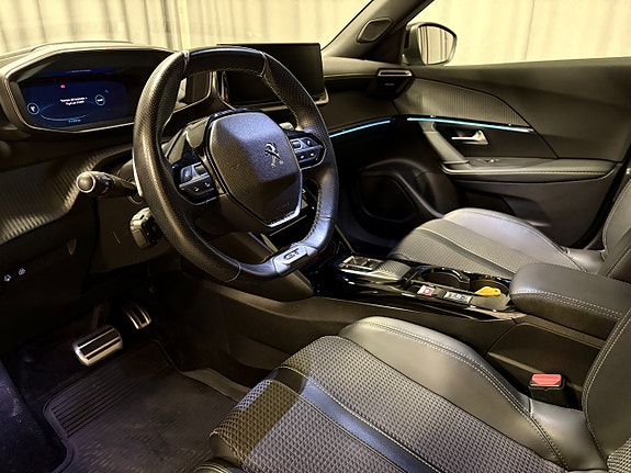 Peugeot 2008 8 of 17