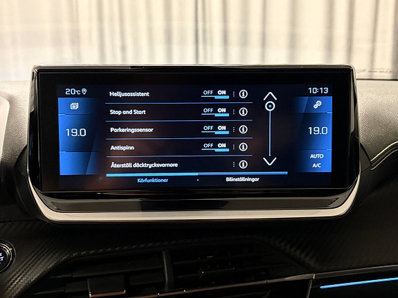Peugeot 2008 15 of 17