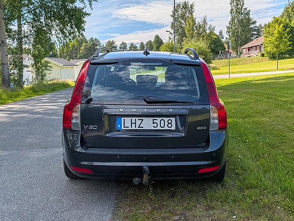 Volvo V50 4 of 19