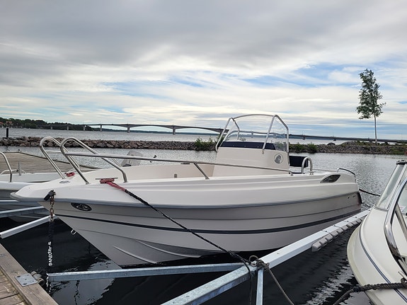 Uttern S64 Exlusive 6 of 6
