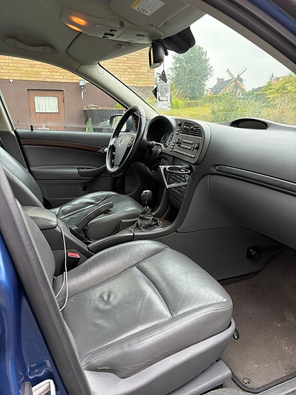 Saab 9-3 2 of 4