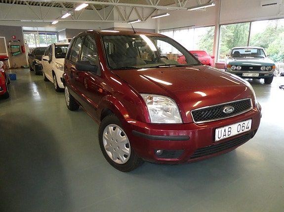 Ford Fusion 2 of 7