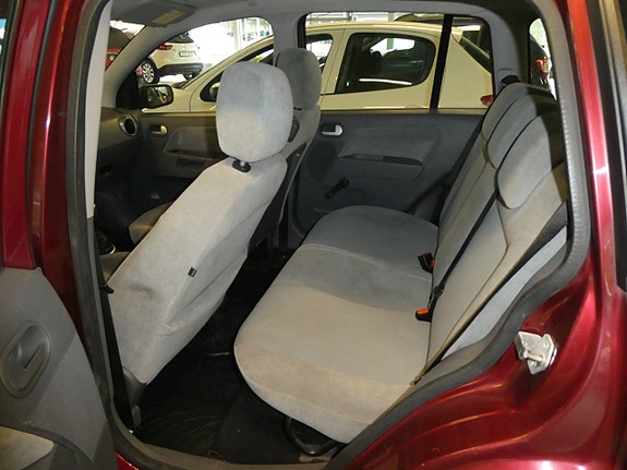 Ford Fusion 6 of 7