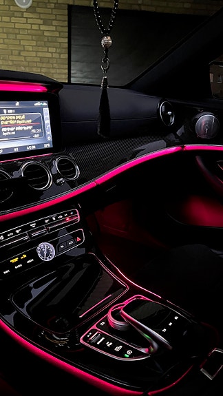 Mercedes-Benz E220 d 3 of 6