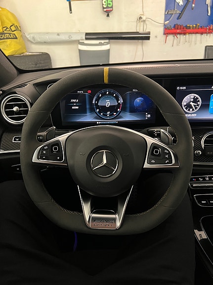 Mercedes-Benz E220 d 4 of 6