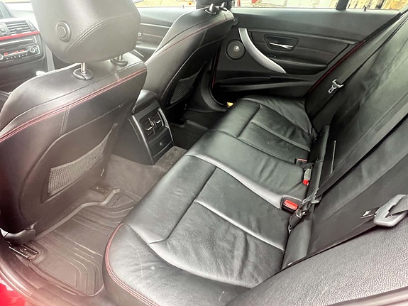 BMW 328i 9 of 10
