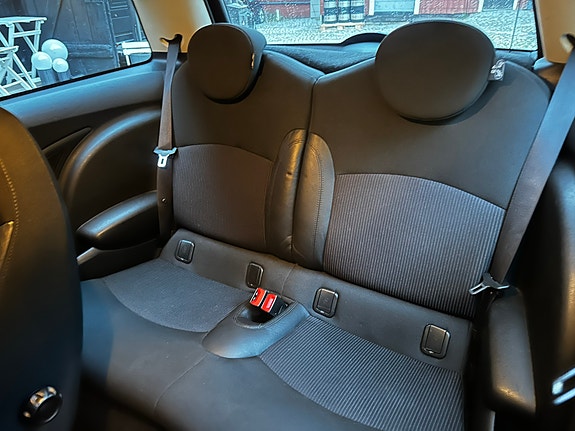 MINI Cooper 8 of 8