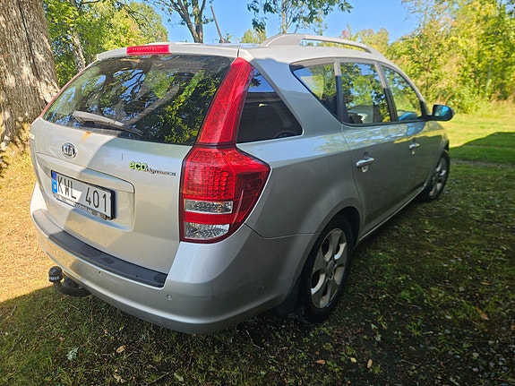 Kia Ceed 2 of 6