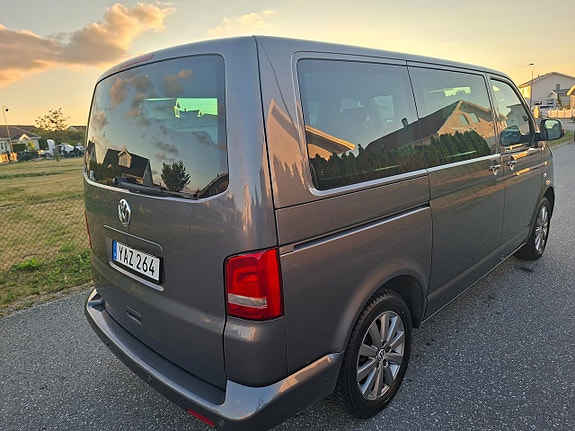 Volkswagen Multivan 2 of 6