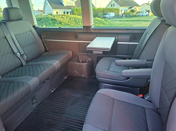 Volkswagen Multivan 4 of 6