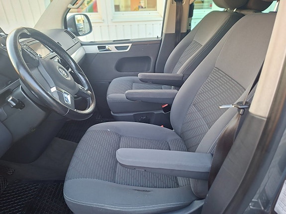 Volkswagen Multivan 6 of 6