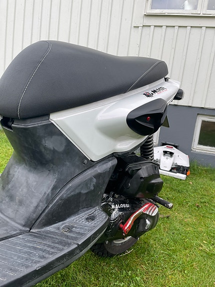 Yamaha Slider 5 of 7