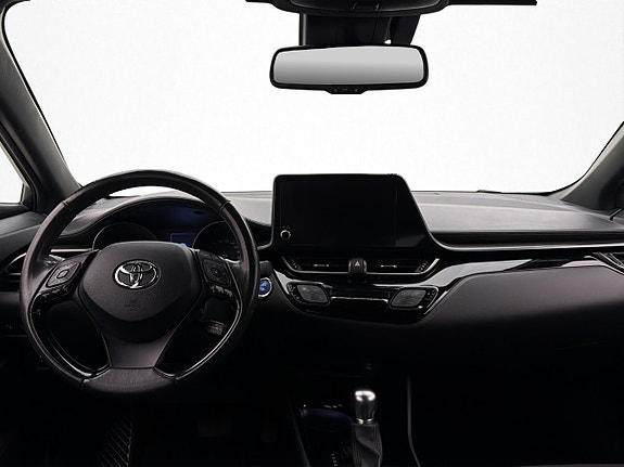 Toyota C-HR 12 of 30