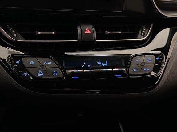 Toyota C-HR 23 of 30
