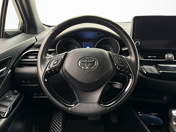 Toyota C-HR 13 of 30