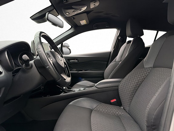 Toyota C-HR 11 of 30