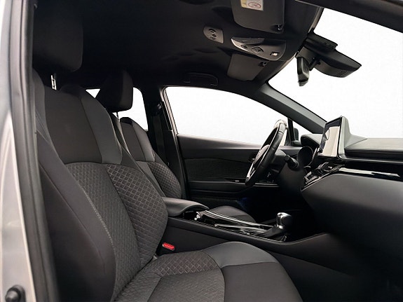 Toyota C-HR 26 of 30