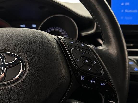 Toyota C-HR 18 of 30