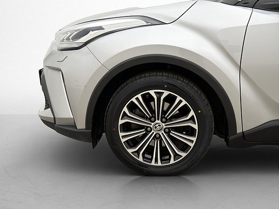 Toyota C-HR 28 of 30
