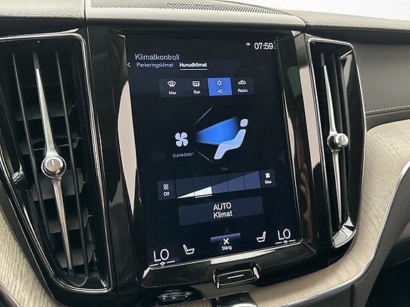 Volvo XC60 29 of 30