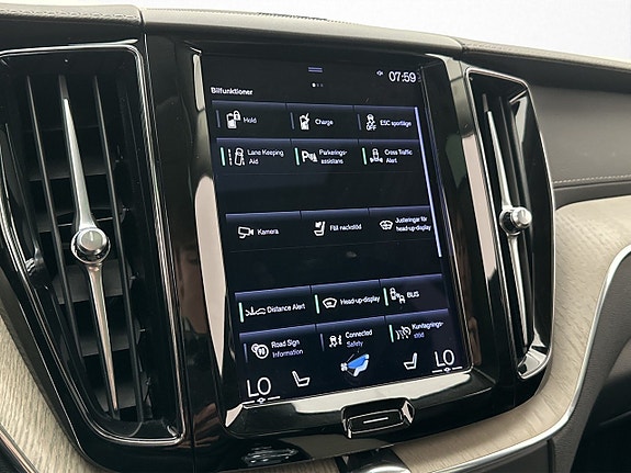 Volvo XC60 27 of 30