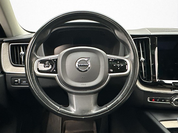 Volvo XC60 15 of 30
