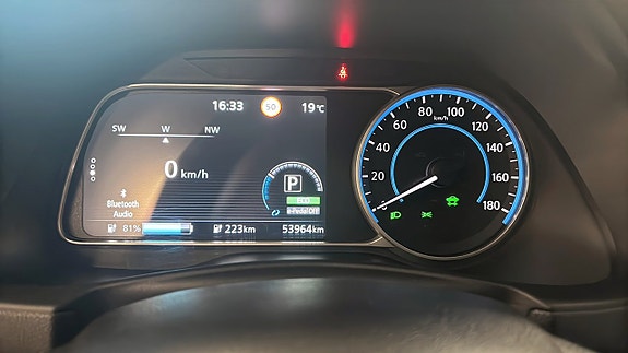 Nissan Leaf 14 of 17