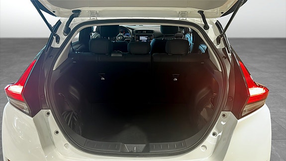Nissan Leaf 10 of 17