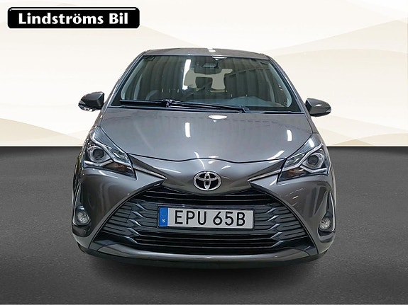 Toyota Yaris 10 of 22