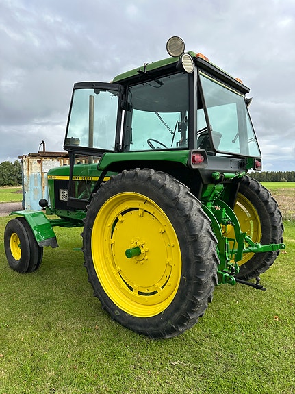 John Deere 4230 6 of 15