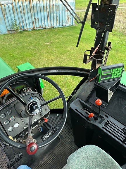 John Deere 4230 10 of 15