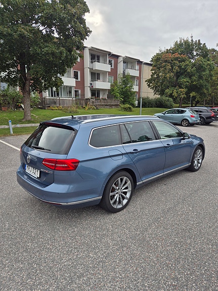 Volkswagen Passat 4 of 14